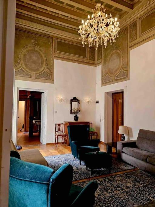 Appartamento Storico Nel Centro Firenze Bagian luar foto